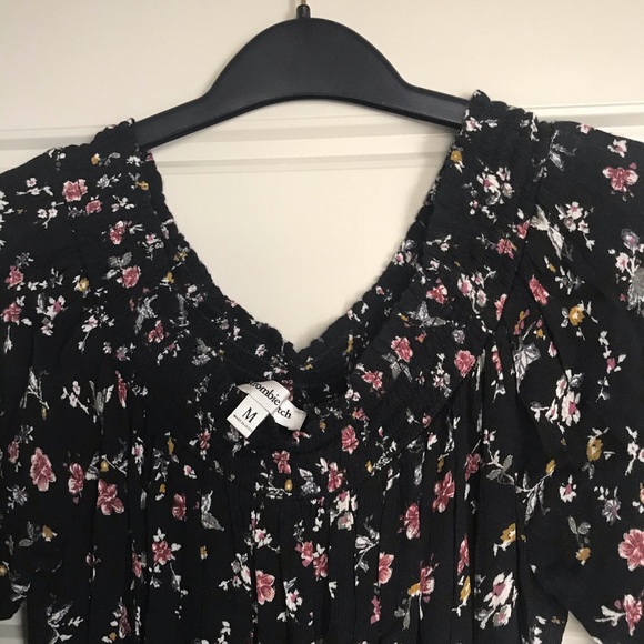 Abercrombie & Fitch floral romper - Picture 2 of 3